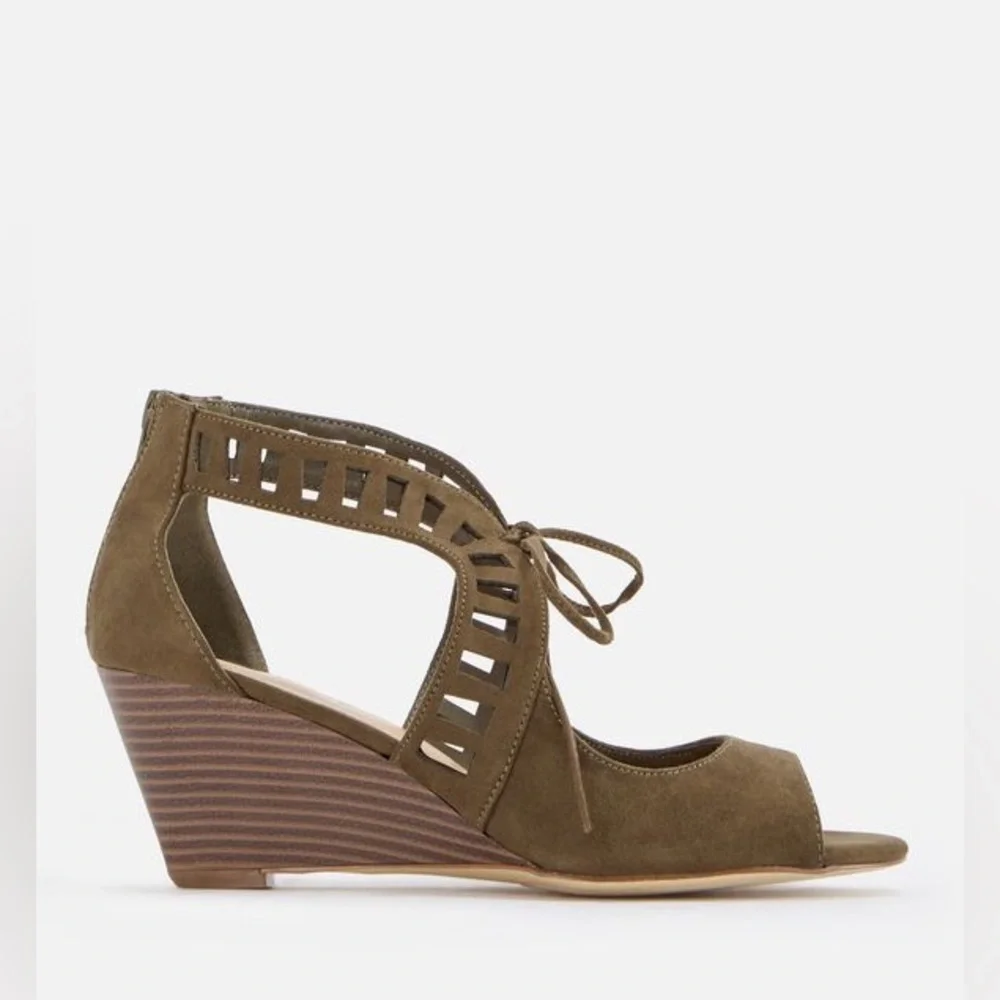 JustFab Deanna Olive Green Cutout Peep Toe Wedge Sandals Size 8.5